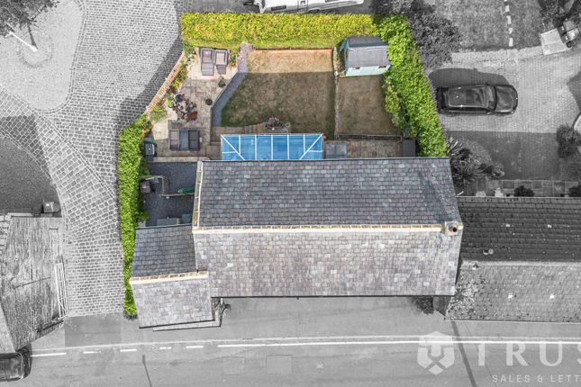50 Botany Lane, Huddersfield photo 2