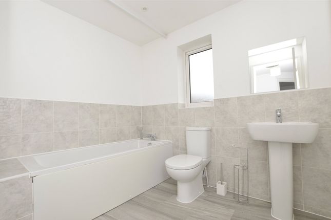 1, Gratton Road, Surrey photo 4