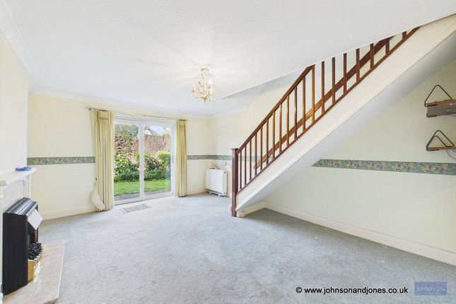 17, Onslow Mews, Chertsey photo 3
