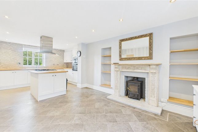 24, Rosemoor Close, Marton photo 3