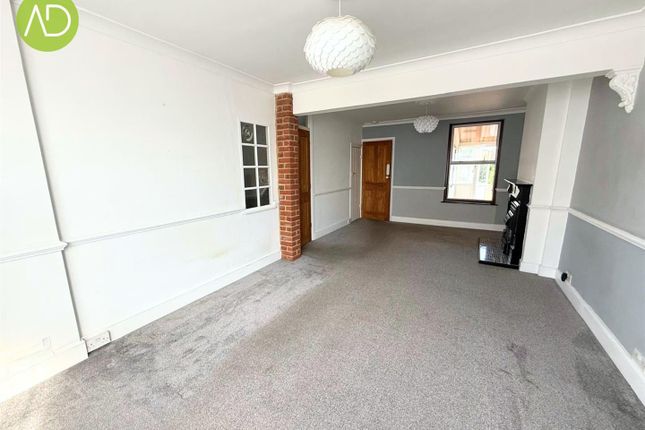 Windmill Lane, Waltham Cross photo 4