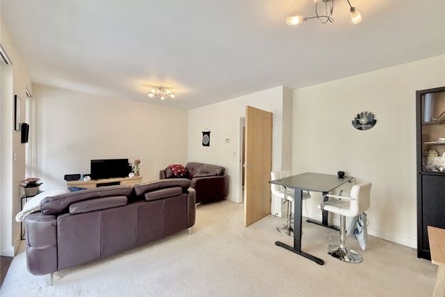 Courier Court, 27, 2 Guardian Avenue, London photo 3