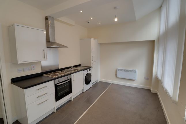 Thumbnail Flat to rent in Market Place Approach, Leicester