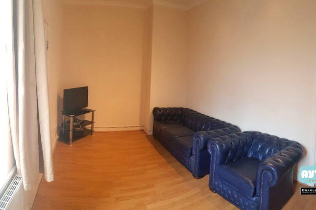 27 Markham Avenue, Doncaster photo 5