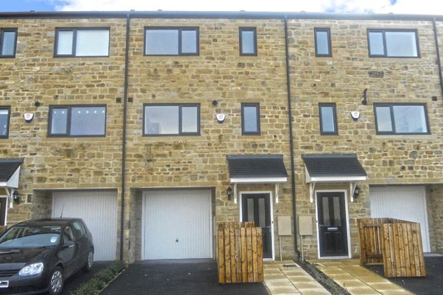 Thumbnail Town house to rent in Red Holt Drive, Keighley