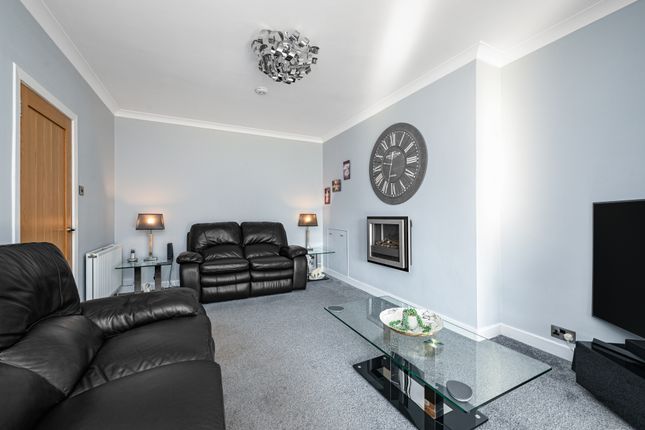36, Hunter Terrace, Loanhead photo 3