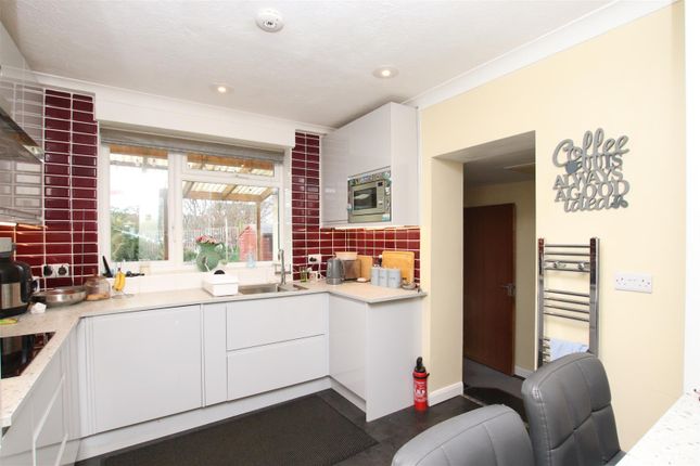 59, Pinn Hill, Exeter photo 3