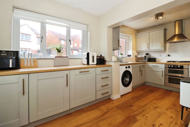 25, Lapwing Close, Avon photo 3