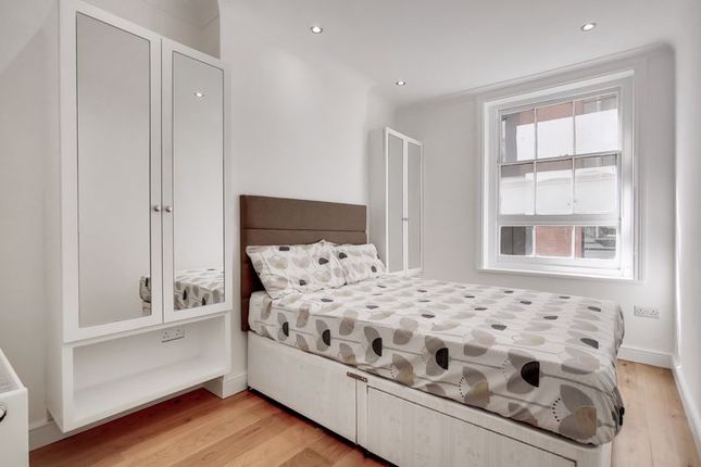 Flat to rent in Victoria Chambers, Paul Street, London