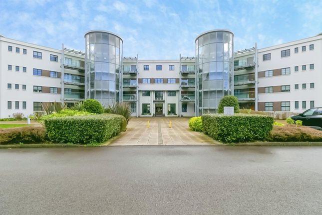 1-bed flat on Apartment 7, Courtlands, Hayes Road, Penarth, £70,000