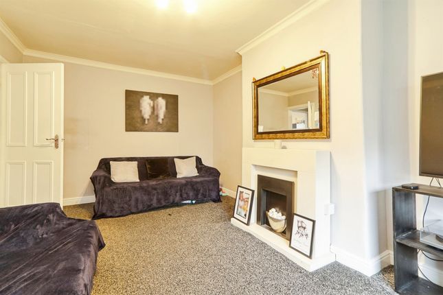 40, Westlands Drive, BRADFORD photo 2