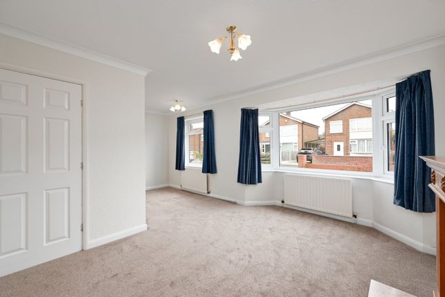 Whitethorn Close, York photo 4