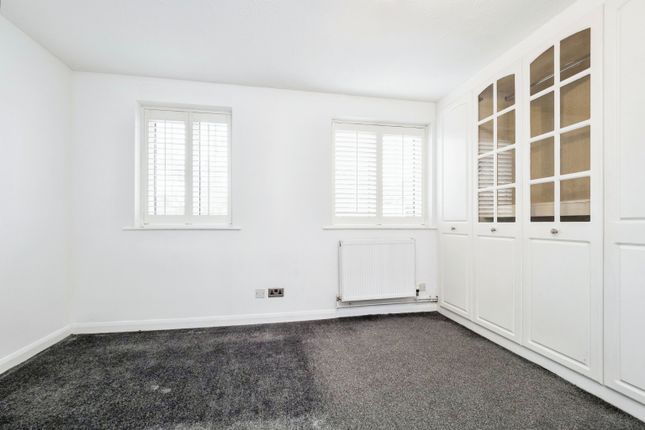 End terrace house for sale in Guardian Close, Hornchurch