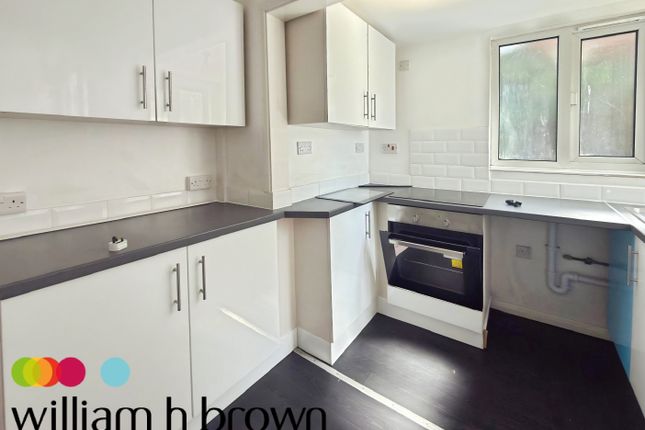 31, Yew Way, CLACTON-ON-SEA photo 2