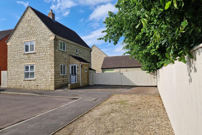 Thumbnail Detached house for sale in Poppy Close, Calne