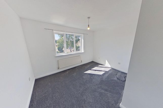 42, Bewick Court, Bradford photo 5