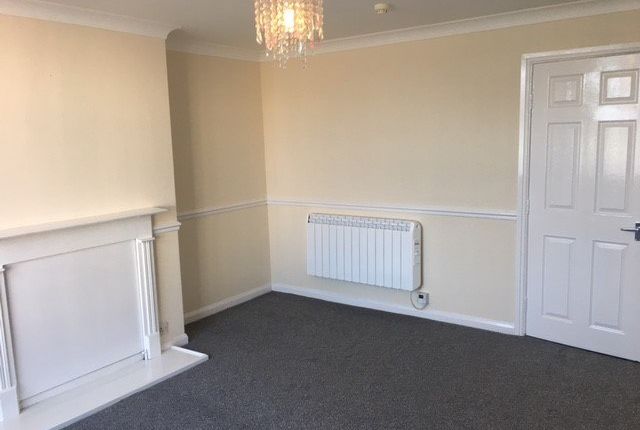 Ground Floor 1 Bedroom Flat (F2) With Spectacular Coastal Views. 6 Gladstone Terrace