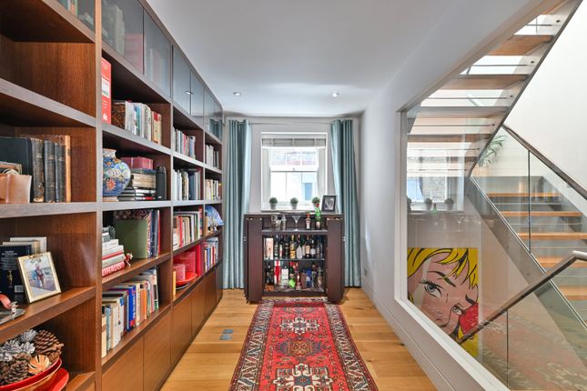 104, Pavilion Road, London photo 4