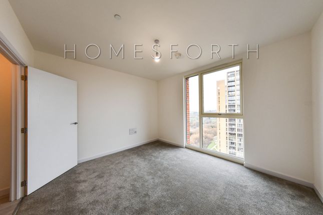 Flat to rent in Rosefinch Apartments, Shearwater Drive, Hendon