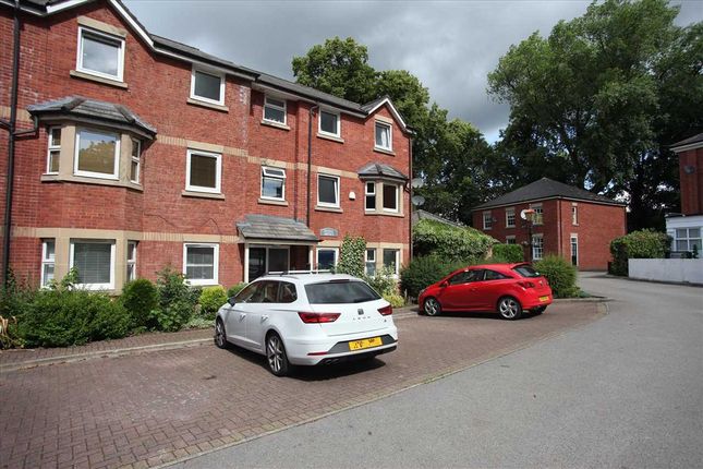 Flat to rent in The Parklands, Stoneclough, Stoneclough