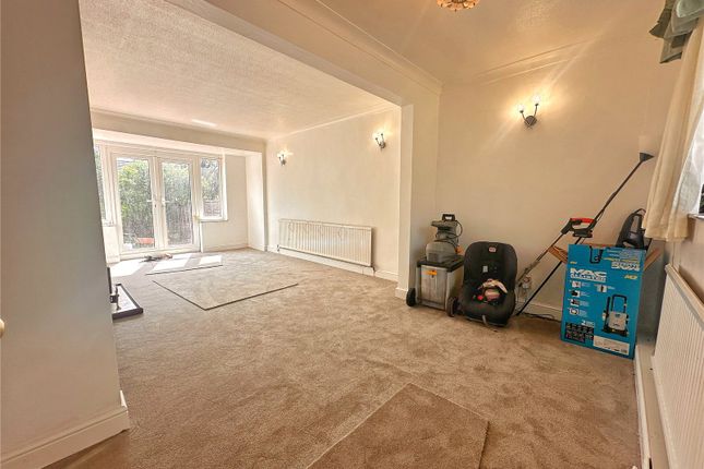 14, Wroxham Road, Manchester photo 4
