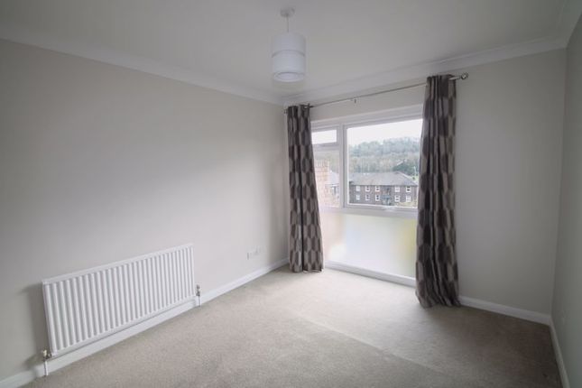 Flat to rent in Queens Road, High Wycombe