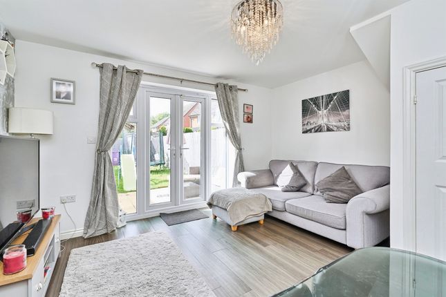 33, Jennie Lee Avenue, Wolverhampton photo 4