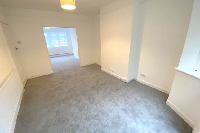 6, Peters Close, Stanmore photo 2