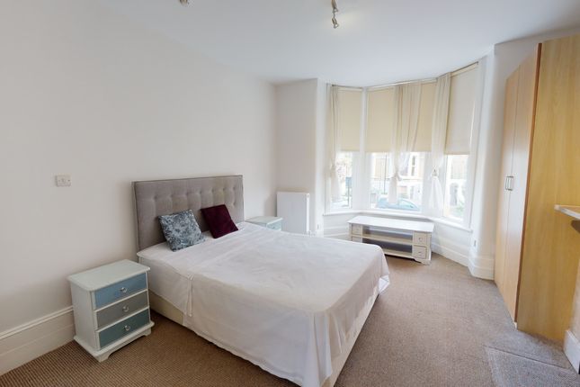 Thumbnail Flat to rent in Wray Crescent, London