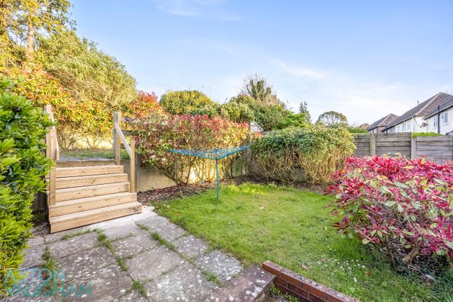 92 Hillside, Brighton, East Sussex photo 2
