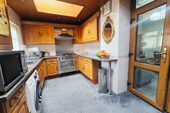 30 Mannheim Road, Bradford photo 4