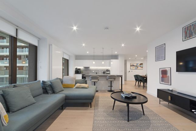 Flat for sale in James Cook Building, Royal Wharf