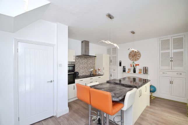 23, Waun Road, Llanelli photo 4