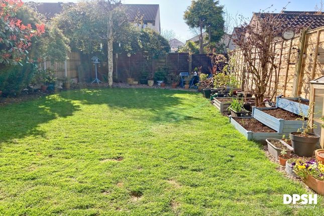 1 Meadowgate Vale, Wakefield photo 2