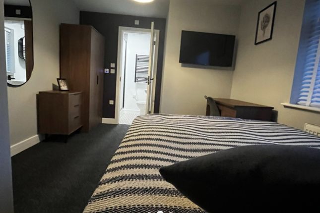 Thumbnail Shared accommodation to rent in Beech Grove, Manchester