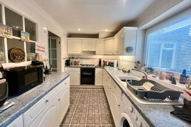 17, Bursledon Close, Bognor Regis photo 4
