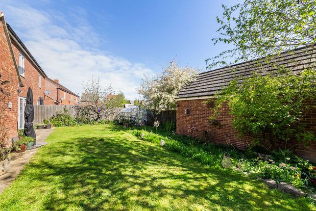 11 Roman Fields, Didcot photo 4