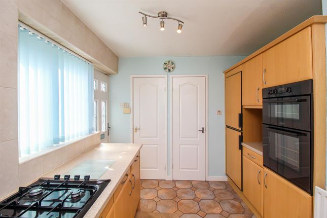 5, Pentland Grove, Wakefield photo 3