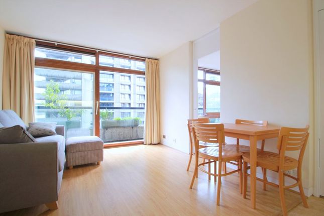Flat 305, Ben Jonson House, Barbican, London photo 4