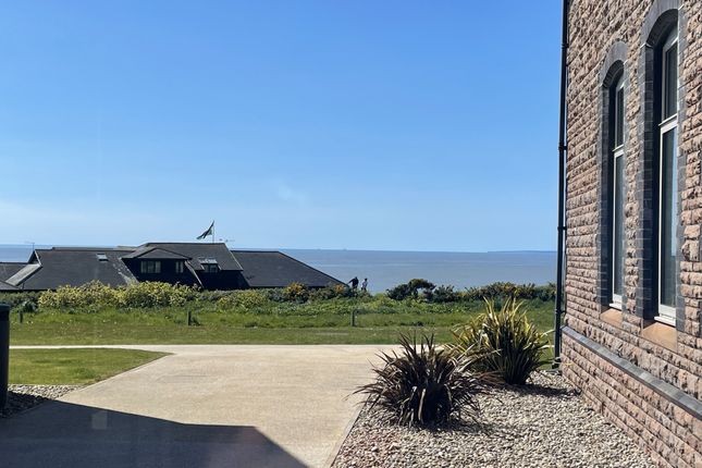 2-bed flat on The Rest, Rest Bay, Porthcawl, £1,600/mo