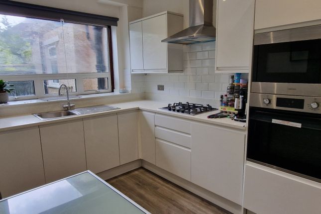 56, Selvage Lane, London photo 2
