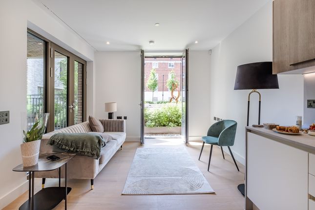 Thumbnail Flat to rent in Cosway Street, London