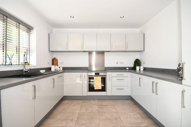 18, Hulford Street, Chesterfield photo 4