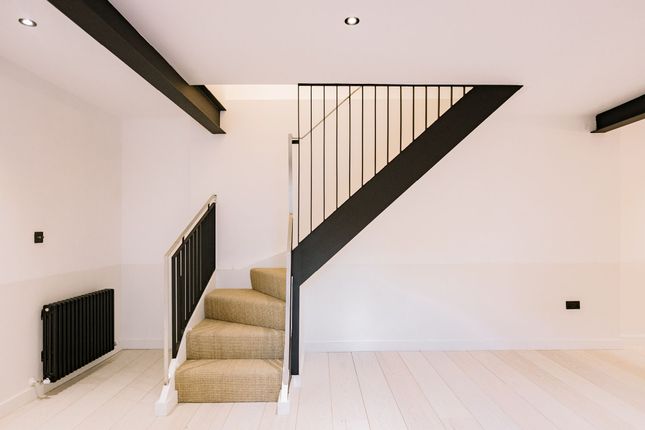 16 Fonthill Mews, London photo 5