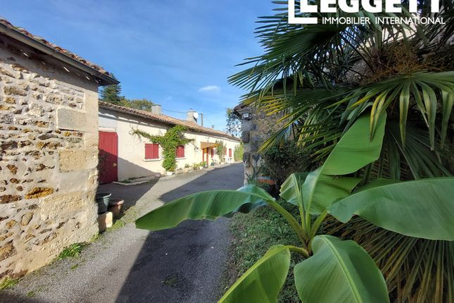 Thumbnail Villa for sale in Vouzan, Charente, Nouvelle-Aquitaine