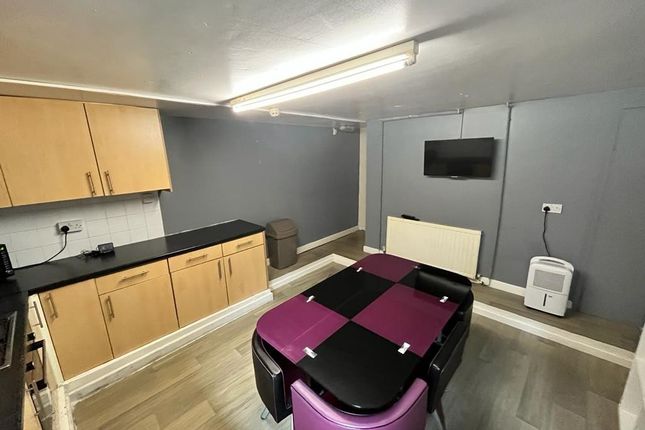 Lucas Place, West Yorkshire photo 3