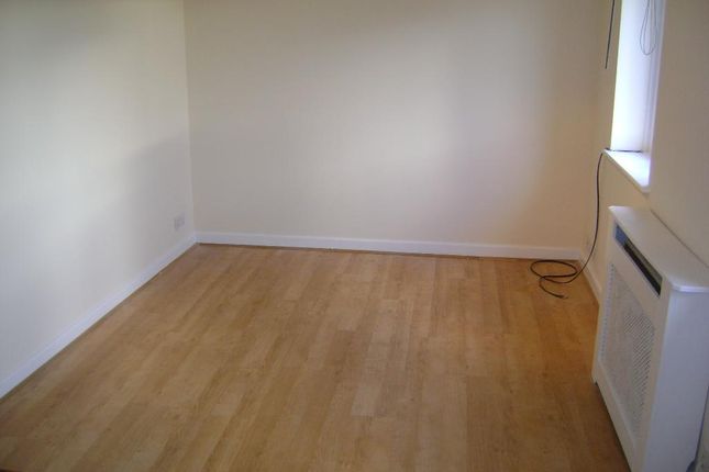 Flat 4, 46, Charles Street, Petersfield photo 3