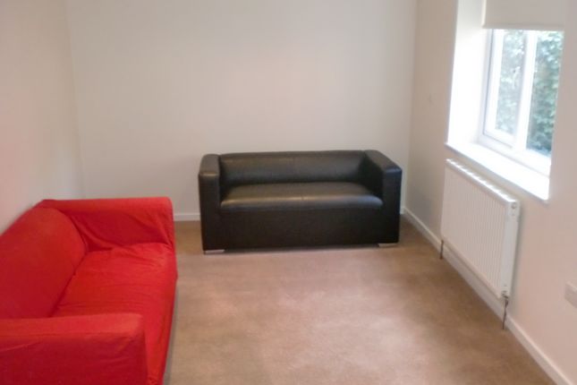 Town house to rent in St Michael's Lane, Headingley