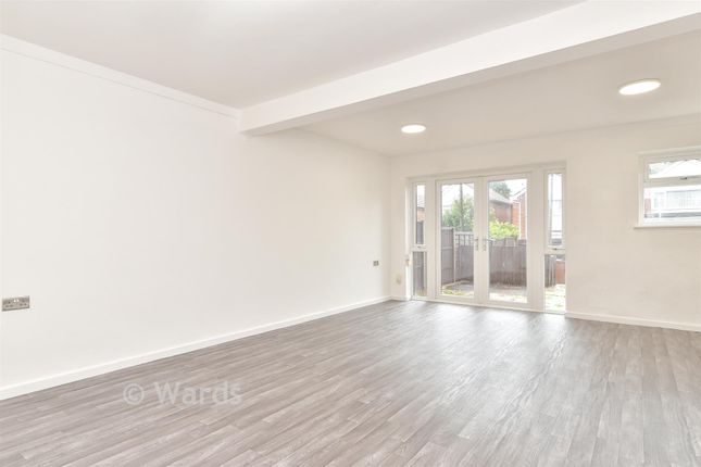 215, Walderslade Road, Chatham photo 4