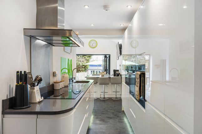43 Alexandra Road, Kings Langley photo 3